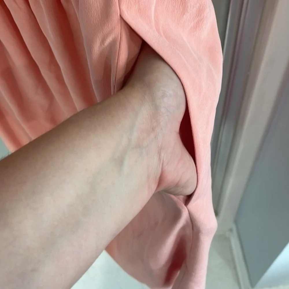 Club Monaco Ruth Cutout Vented Back Silk Light Peach - Picture 7 of 8